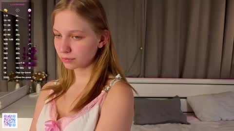 Emilia online show from September 28, 6:24 pm