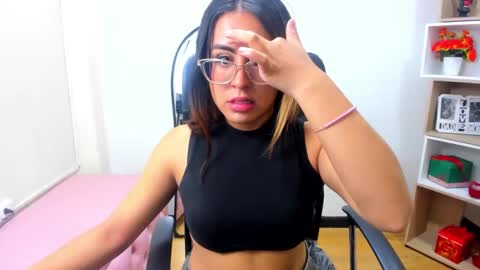 dollyjuicy1 online show from January 19, 9:34 pm
