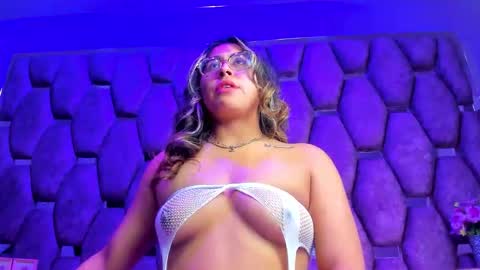 dollyjuicy1 online show from October 19, 5:31 am