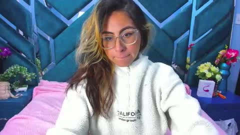 dollyjuicy1 online show from February 28, 3:48 am