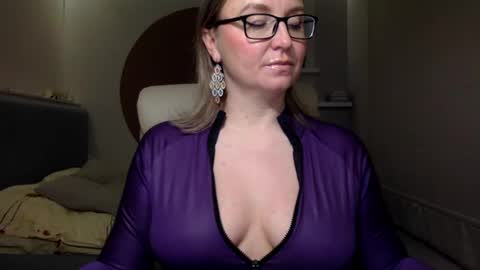 DOM MUMMY online show from December 2, 5:57 pm