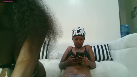 Amarie noels online show from January 15, 12:00 pm