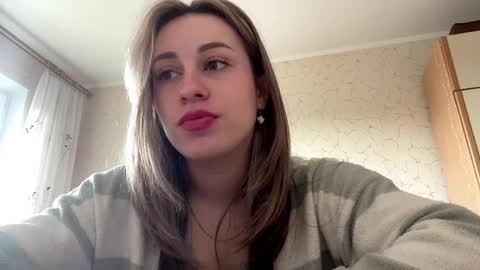 Mia online show from April 10, 8:20 am