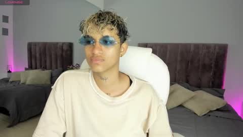 Dominick  online show from January 19, 1:33 pm