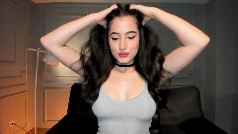 Snapshot of dominiquevega_ chatting on January 13, 12:51 am Dominique online show from January 13, 12:51 am
