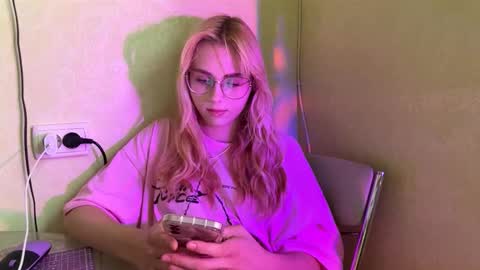 Karolina online show from October 6, 10:43 am