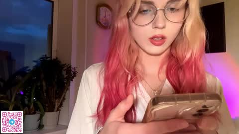 Karolina online show from October 26, 1:50 pm