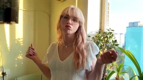 Karolina online show from October 8, 1:26 pm