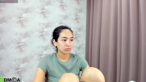 Snapshot of donnaa_drew chatting on October 1, 4:50 am Aura online show from October 1, 4:50 am