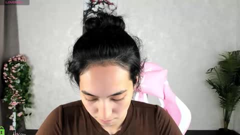 Aura online show from November 3, 7:56 am