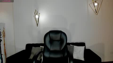 Snapshot of donnastonne chatting on January 8, 7:13 pm Donna Stonne online show from January 8, 7:13 pm