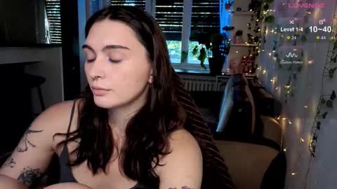 Snapshot of dorfmatratze_ chatting on September 21, 6:34 am Alice online show from September 21, 6:34 am