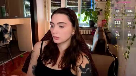 Snapshot of dorfmatratze_ chatting on October 16, 7:55 am Alice online show from October 16, 7:55 am