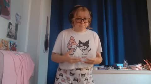 Lola online show from October 30, 7:44 am