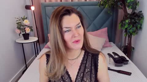 Snapshot of doriana_gray chatting on February 5, 5:32 pm doriana_gray online show from February 5, 5:32 pm