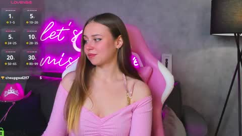 Vanessa online show from June 17, 4:30 pm