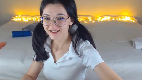 Snapshot of dorotty_ chatting on December 3, 12:33 am Your Dorotty online show from December 3, 12:33 am