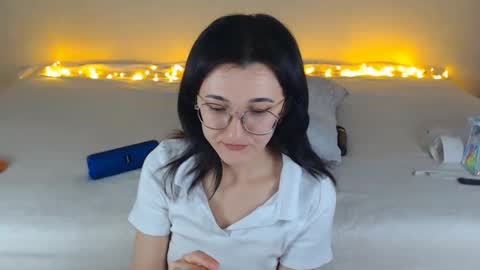 Snapshot of dorotty_ chatting on December 12, 12:38 am Your Dorotty online show from December 12, 12:38 am