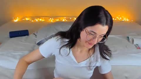 Snapshot of dorotty_ chatting on December 23, 1:51 am Your Dorotty online show from December 23, 1:51 am