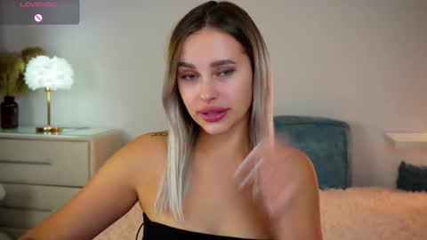 Snapshot of dorretangel chatting on September 18, 9:52 am Amy online show from September 18, 9:52 am