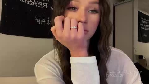 MOLLYYYY dont forget to give me a thumb up online show from February 24, 10:25 am