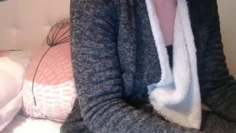 Douce Elsa online show from January 26, 12:11 pm