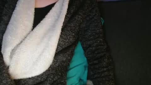 Douce Elsa online show from February 3, 6:28 pm