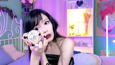 Draculaura online show from December 11, 9:01 pm