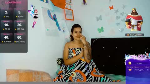 Snapshot of dream__girls69944 chatting on December 20, 11:10 am sharon online show from December 20, 11:10 am