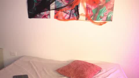 dream_eye online show from October 31, 7:40 pm