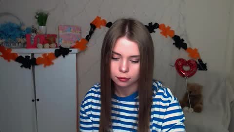 Snapshot of dream_mari chatting on October 17, 6:16 am Mari online show from October 17, 6:16 am