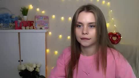 Snapshot of dream_mari chatting on September 25, 7:18 am Mari online show from September 25, 7:18 am