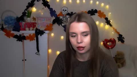 Snapshot of dream_mari chatting on October 29, 11:14 am Mari online show from October 29, 11:14 am