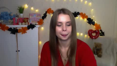 Snapshot of dream_mari chatting on October 7, 10:08 am Mari online show from October 7, 10:08 am