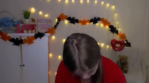 Snapshot of dream_mari chatting on October 24, 7:59 am Mari online show from October 24, 7:59 am