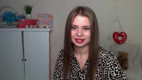 Snapshot of dream_mari chatting on September 22, 6:23 am Mari online show from September 22, 6:23 am