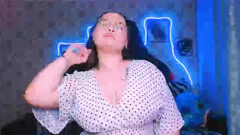 dreamforyoue2 online show from October 22, 7:19 pm