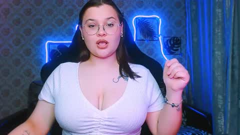 dreamforyoue2 online show from March 22, 7:31 pm