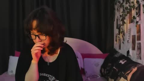 Snapshot of dreamgirllove chatting on September 19, 4:11 am Billy online show from September 19, 4:11 am