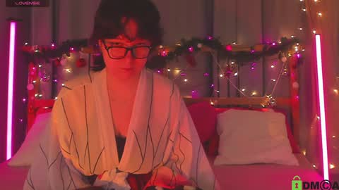 Snapshot of dreamgirllove chatting on December 28, 1:29 am Billy online show from December 28, 1:29 am
