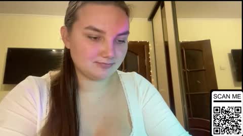 Mila online show from November 17, 6:52 pm