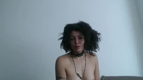 Snapshot of dreamylatina chatting on October 18, 3:59 pm DreamyLatina online show from October 18, 3:59 pm