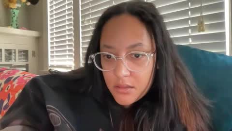 RIRI OR DREAMY online show from March 29, 3:11 pm