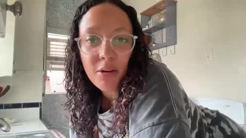 Snapshot of dreamyriri chatting on October 5, 3:28 pm RIRI OR DREAMY online show from October 5, 3:28 pm