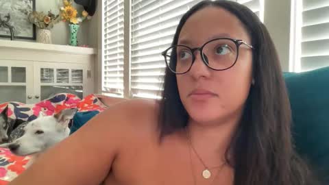 Snapshot of dreamyriri chatting on October 23, 11:00 pm RIRI OR DREAMY online show from October 23, 11:00 pm