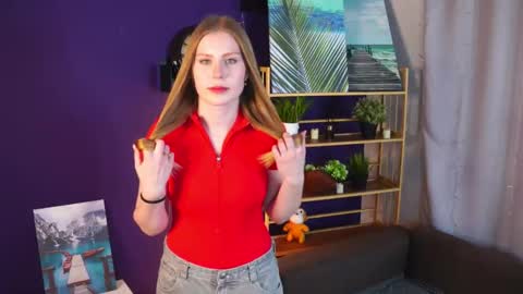 My name is  Luna  online show from February 15, 7:51 am