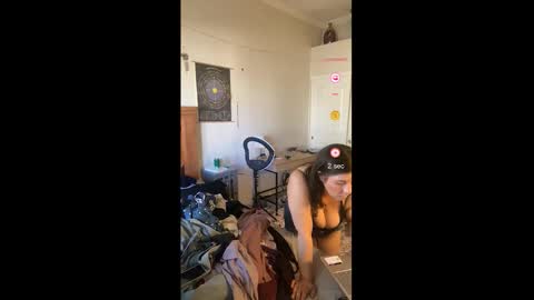 Drippy kitty  online show from March 11, 10:23 pm