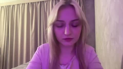 Kate online show from April 10, 5:19 pm