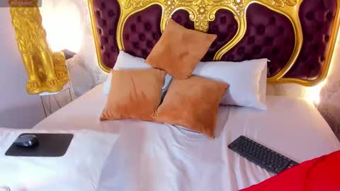 Lucy online show from November 19, 10:43 pm