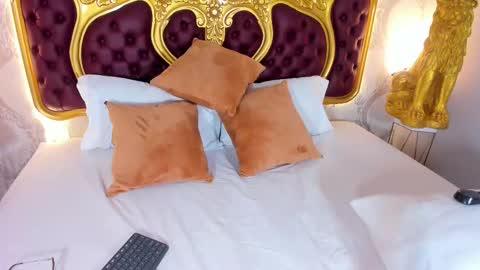 Snapshot of dulce_26_ chatting on October 21, 10:47 pm Lucy online show from October 21, 10:47 pm